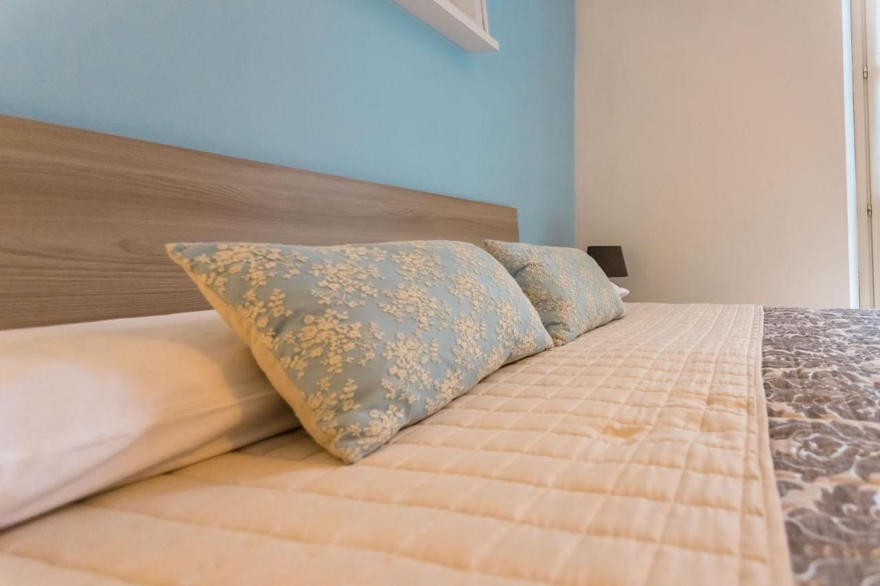 Porto Azzurro Apartment Varenna Bagian luar foto